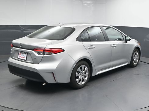 Certified 2025 Toyota Corolla LE image 8