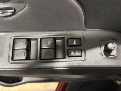 Used 2022 Nissan Frontier SV AWD/4WD image 17