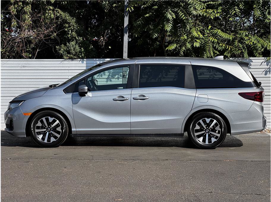 Used 2025 Honda Odyssey EX-L image 9