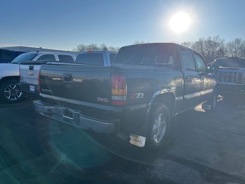 Used 2005 GMC Sierra 1500 SLT w/ Light Duty Power Package image 2