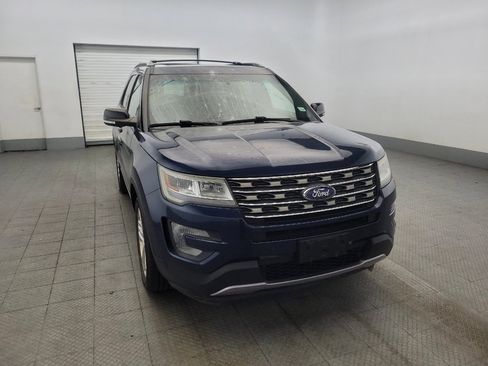 Used 2017 Ford Explorer XLT w/ Equipment Group 202A AWD/4WD image 14