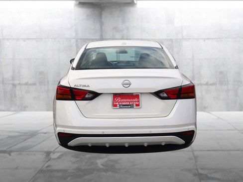New 2025 Nissan Altima 2.5 SV image 6