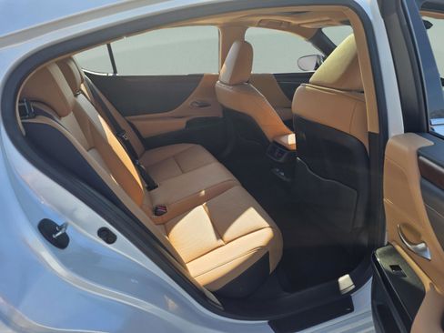 Certified 2025 Lexus ES 350 w/ Premium Package image 25