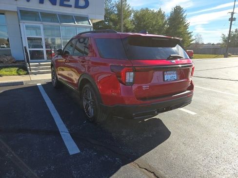 Used 2025 Ford Explorer ST-Line w/ Premium Package image 5