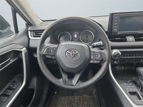 Used 2022 Toyota RAV4 XLE w/ Convenience Package image 12