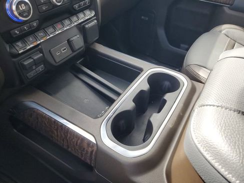 Used 2023 GMC Sierra 3500 Denali w/ Denali Ultimate Package AWD/4WD image 20