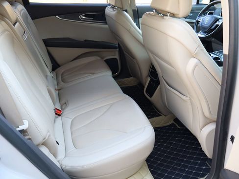 Used 2019 Lincoln Nautilus Reserve FWD image 19