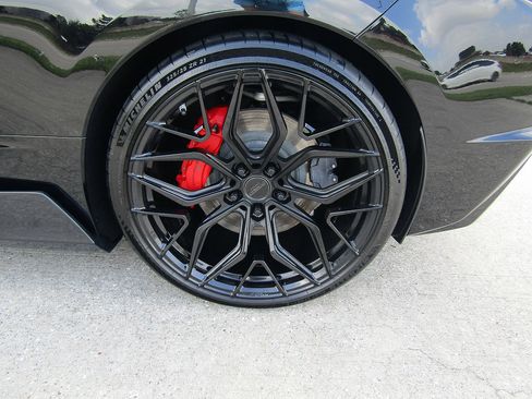 Used 2024 Chevrolet Corvette Stingray Premium Conv w/ Z51 Performance Package RWD image 24