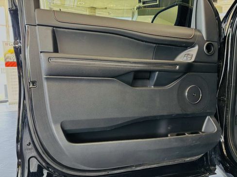 Used 2022 Ford Expedition Limited w/ Equipment Group 304A AWD/4WD image 34