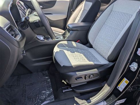 Used 2023 Chevrolet Equinox LT image 16
