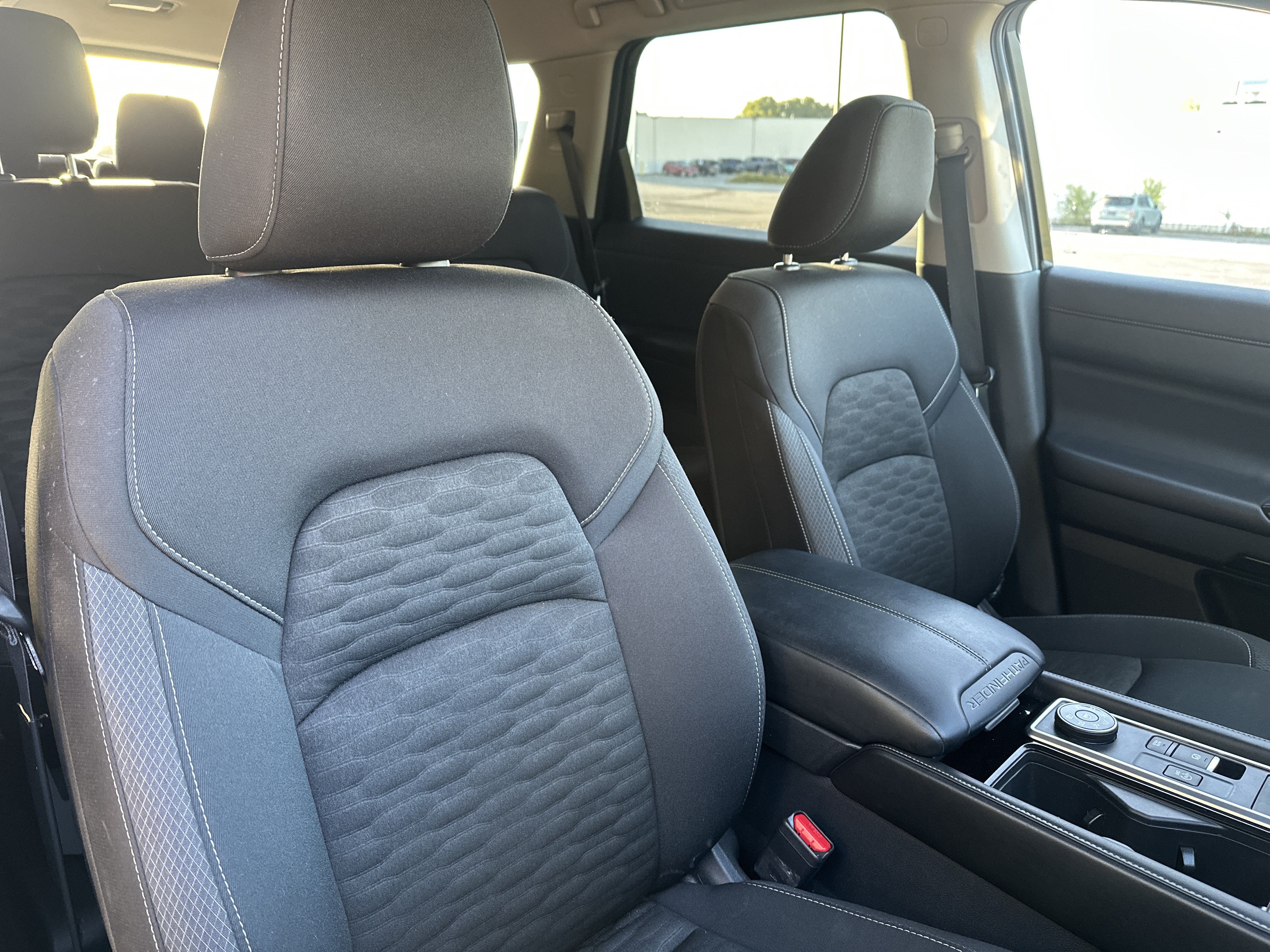 Used 2025 Nissan Pathfinder SV AWD/4WD image 26