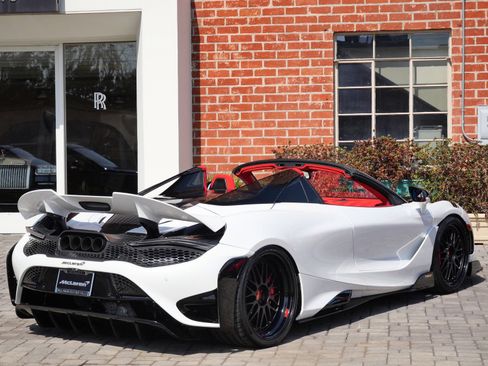 Used 2022 McLaren 765LT RWD image 4