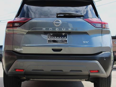Used 2023 Nissan Rogue SV FWD image 17