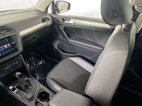 Used 2022 Volkswagen Tiguan SE AWD/4WD image 23