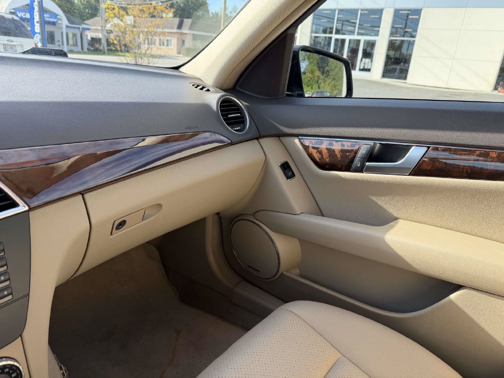 Used 2013 Mercedes-Benz C 300 4MATIC Sedan image 33
