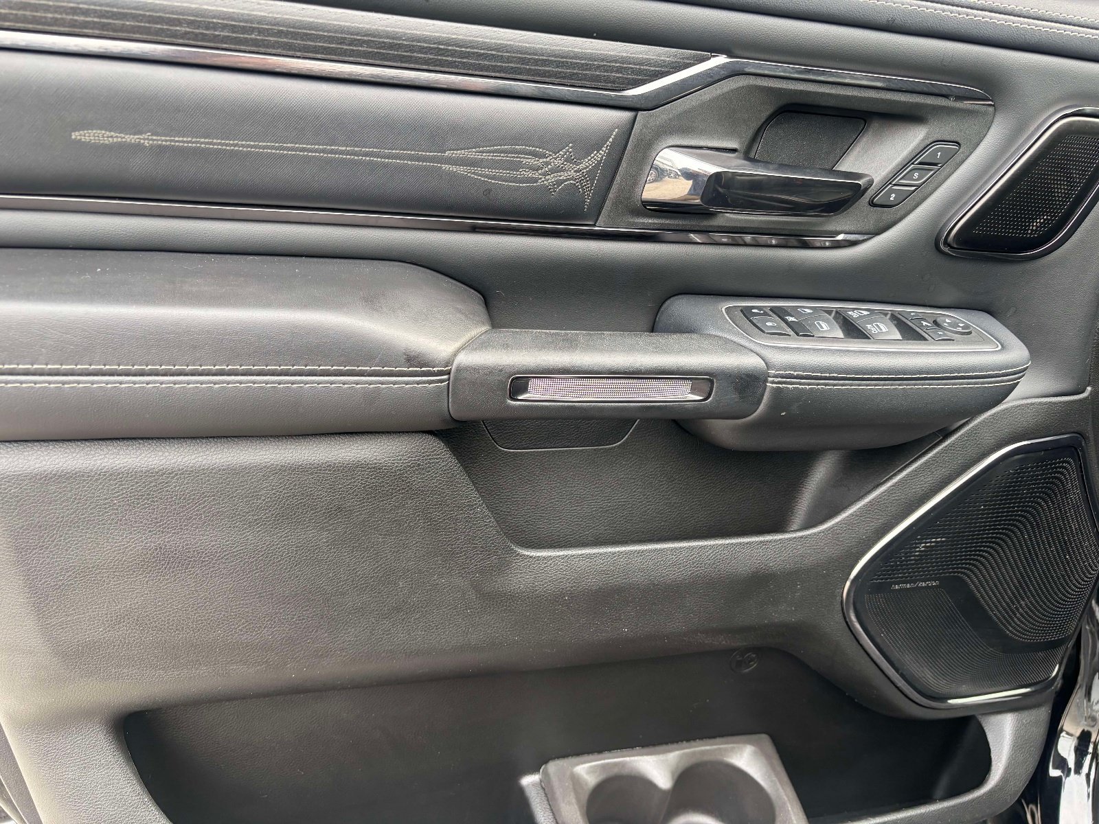 Used 2024 RAM 1500 Limited AWD/4WD image 16