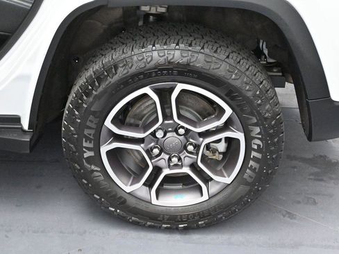 Used 2022 Jeep Grand Cherokee Trailhawk AWD/4WD image 34