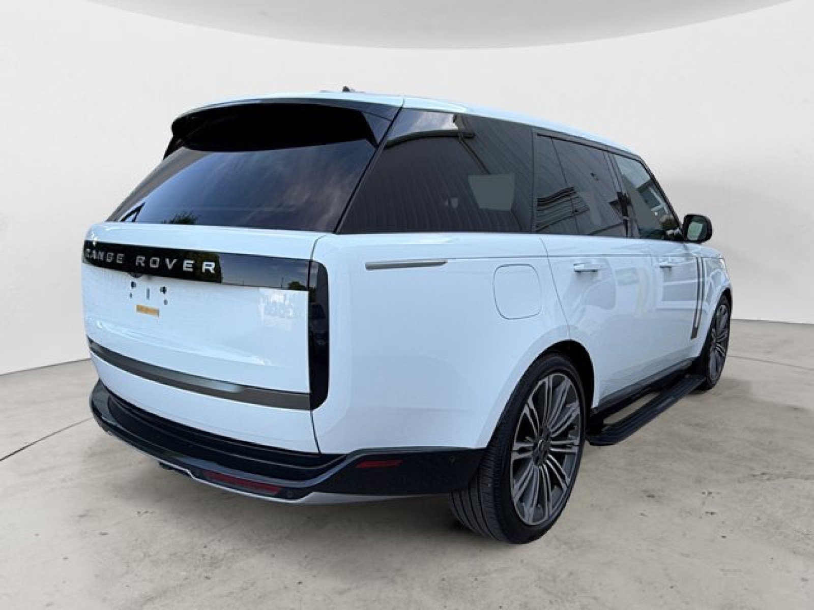 Certified 2025 Land Rover Range Rover SE AWD/4WD image 4