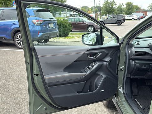 Used 2024 Subaru Crosstrek 2.5i Limited AWD/4WD image 8