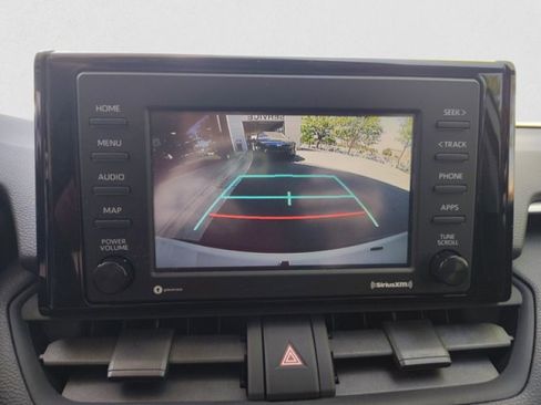 Used 2022 Toyota RAV4 XLE w/ Convenience Package AWD/4WD image 17