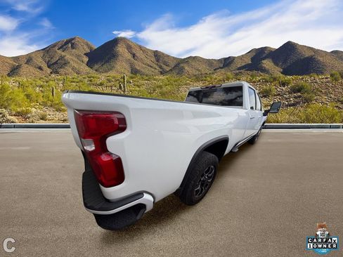 Used 2023 Chevrolet Silverado 2500 High Country w/ Z71 Off-Road Package AWD/4WD image 4
