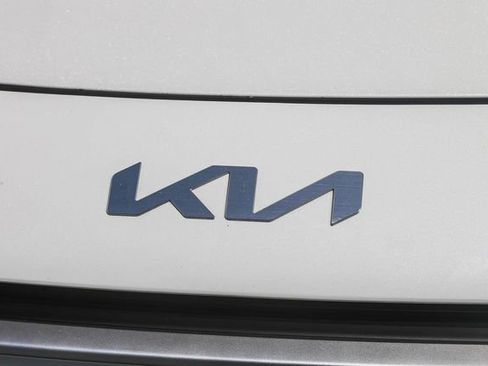 Certified 2025 Kia Niro EX FWD image 7