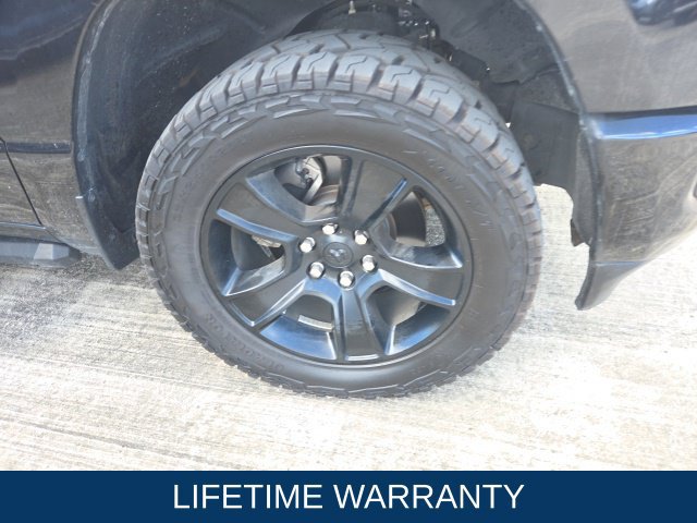 Used 2022 RAM 1500 Big Horn AWD/4WD image 3