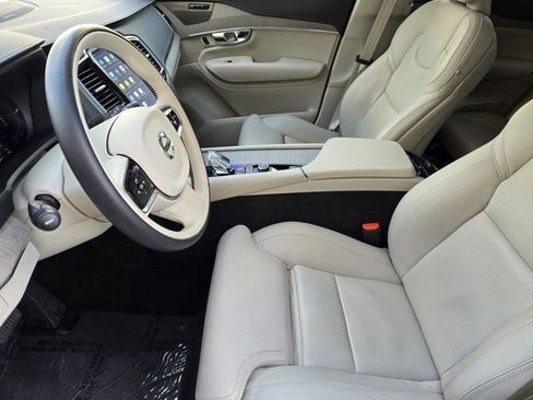Used 2025 Volvo XC90 T8 Ultra w/ Protection Package Premier image 12