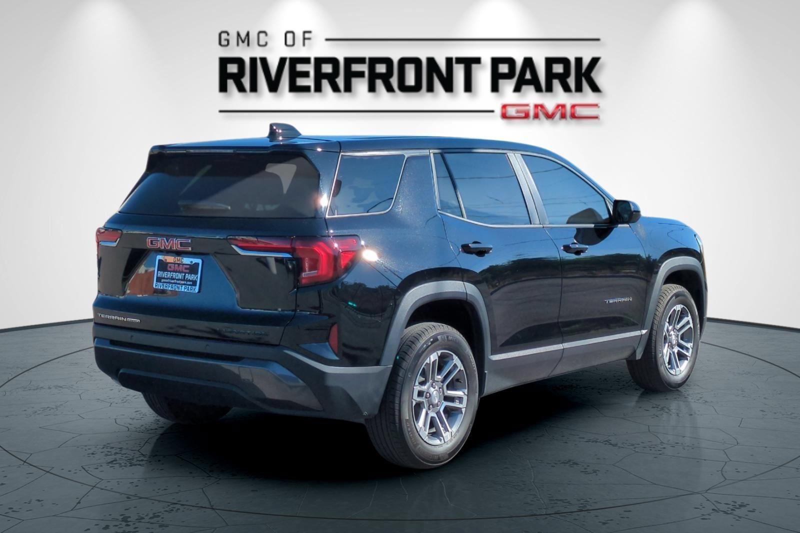 Used 2025 GMC Terrain Elevation AWD/4WD image 3