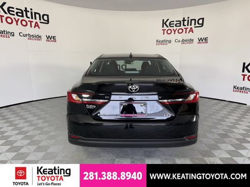 Used 2025 Toyota Camry LE FWD image 6