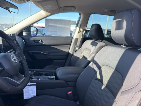 New 2026 Nissan Pathfinder SV image 27