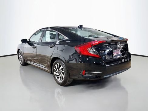Used 2018 Honda Civic EX image 9