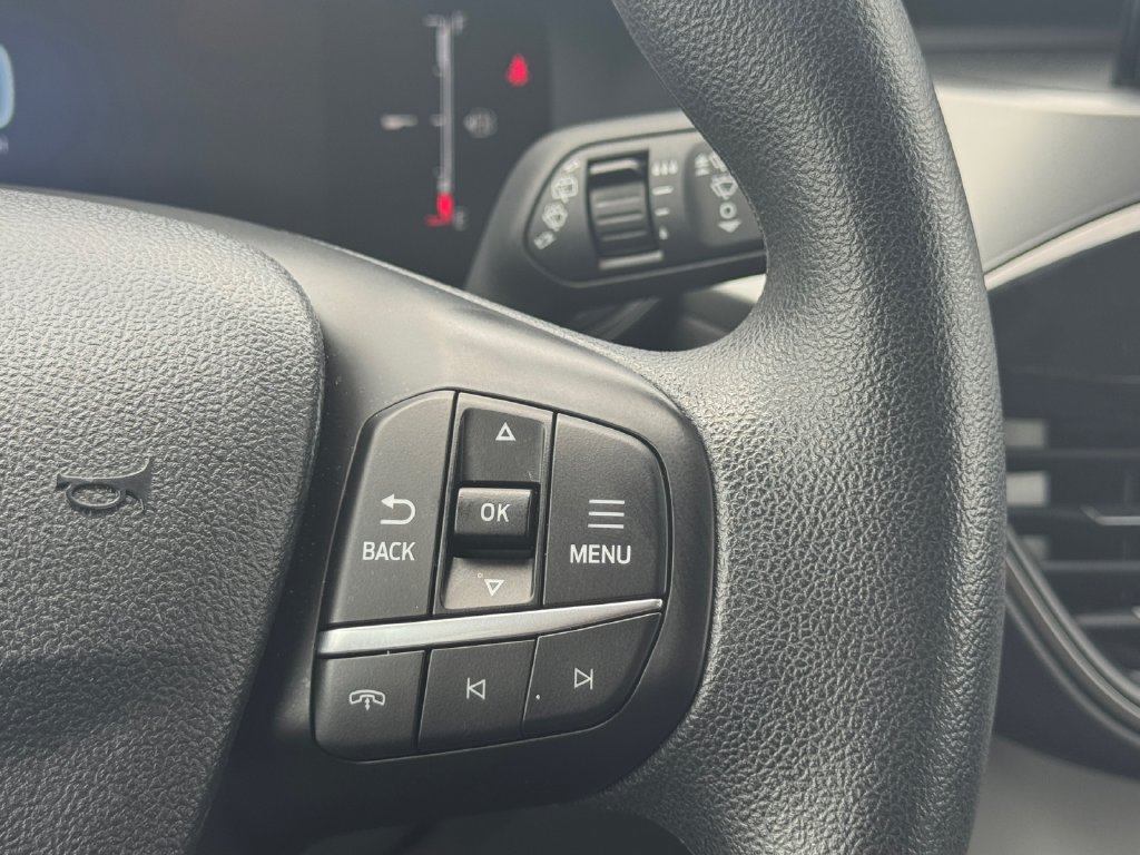 Used 2025 Ford Escape Active AWD/4WD image 22