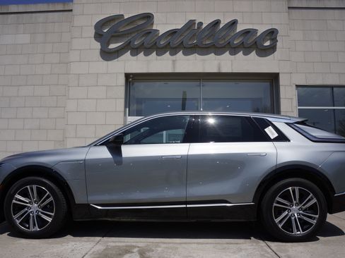 Used 2024 Cadillac Lyriq Tech image 10