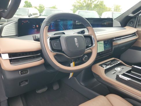 New 2026 Lincoln Navigator L Black Label AWD/4WD image 14