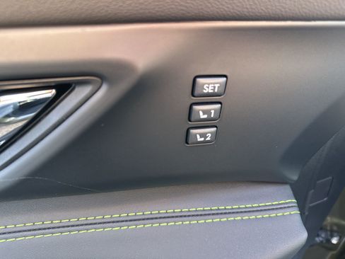 Used 2025 Subaru Ascent Bronze Edition image 16