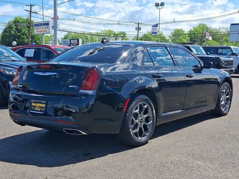 Used 2017 Chrysler 300 S AWD/4WD image 7