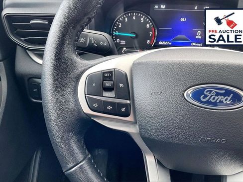Used 2022 Ford Explorer XLT image 18