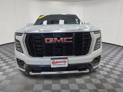 Used 2025 GMC Yukon XL Denali Ultimate AWD/4WD image 5