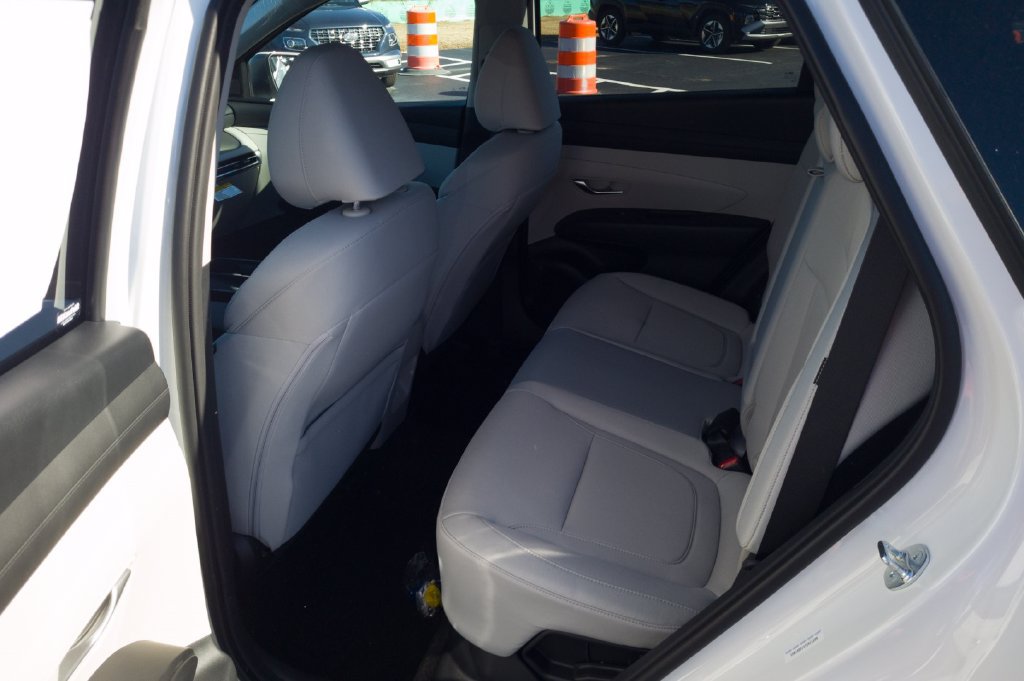 New 2026 Hyundai Tucson SEL FWD image 16