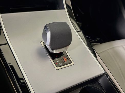 Used 2024 Land Rover Range Rover Evoque S AWD/4WD image 17