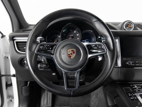 Used 2018 Porsche Macan AWD/4WD image 30