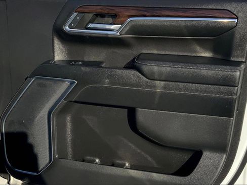 Used 2024 GMC Sierra 1500 SLT image 24