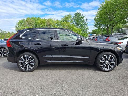 Certified 2022 Volvo XC60 B5 Momentum w/ Climate Package AWD/4WD image 7