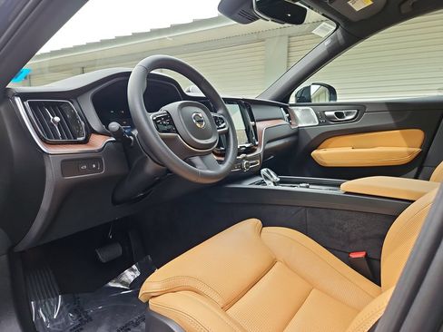 Used 2024 Volvo XC60 T8 Ultimate w/ Protection Package Premier AWD/4WD image 4