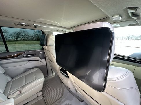 Certified 2023 Cadillac Escalade Premium Luxury Platinum image 19