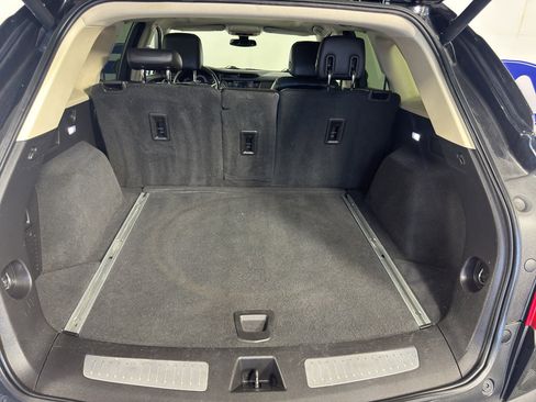 Used 2017 Cadillac XT5 Luxury AWD/4WD image 36