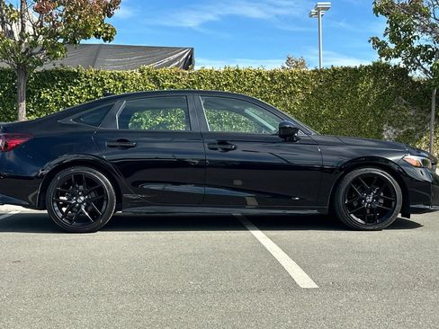 Used 2025 Honda Civic Sport image 3