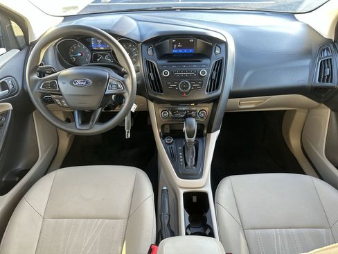 Used 2017 Ford Focus SE image 18