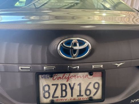 Used 2018 Toyota Camry LE FWD image 13